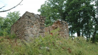 Руины колокольни 19 века в Наволоке Миорский район