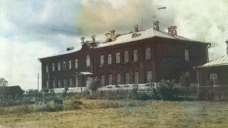 Гимназия в Дисне фото 1936 год